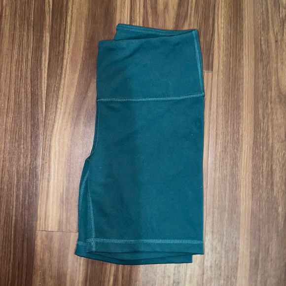 Yogalicious Lux Biker Shorts - Picture 2 of 3